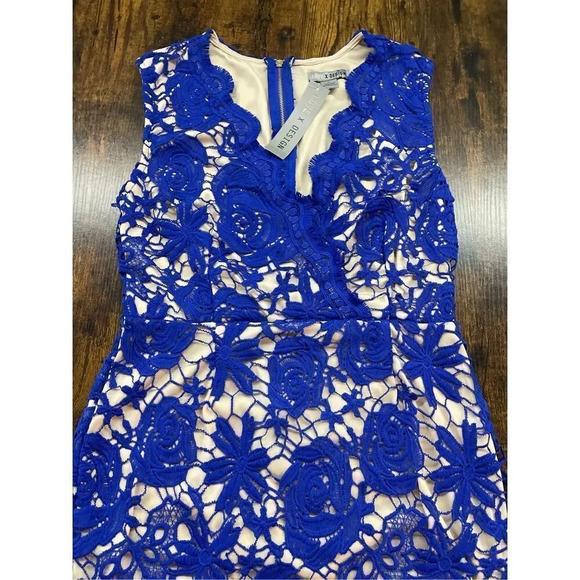 Love X Design Selma Surplice Lace dress - Picture 5 of 12